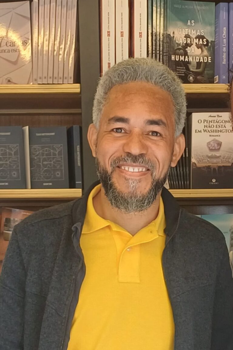 Uedison Pereira – Crítica literária
